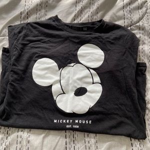 Black and white medium Mickey Mouse t shirt